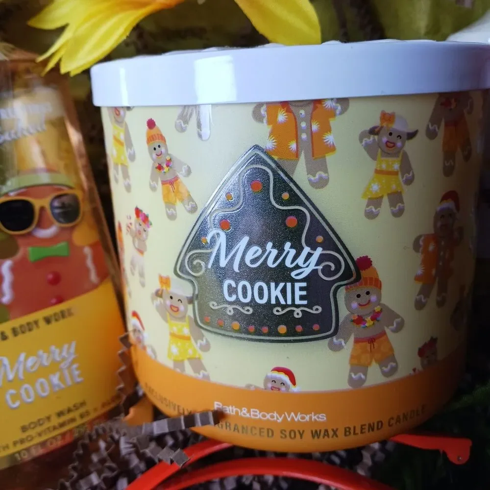 Bath & Body Works 3 Wick Candle MERRY COOKIE Gift Set -body wash, lotion, candle